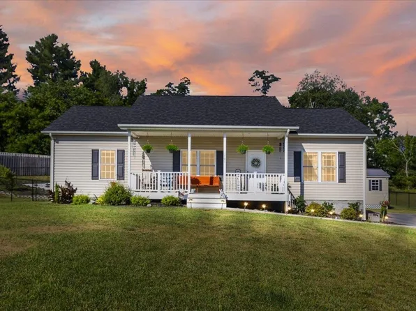 1761 Smith Ln, Pulaski, VA 24301