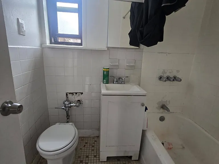 63 Belgrove Dr #3CA — Photo 2