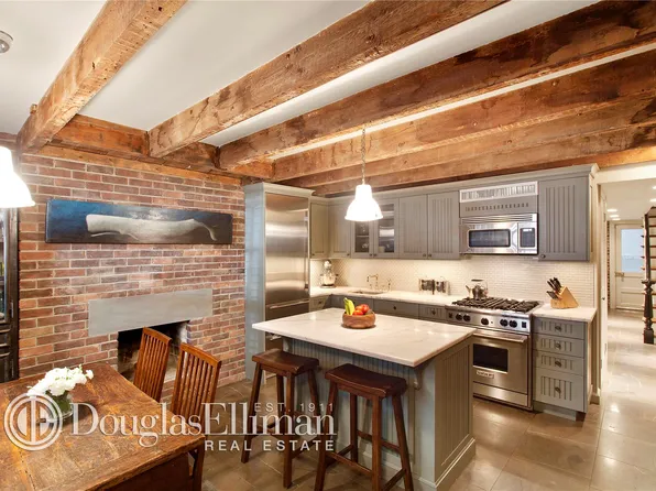 58 Downing Street image 1 of 9