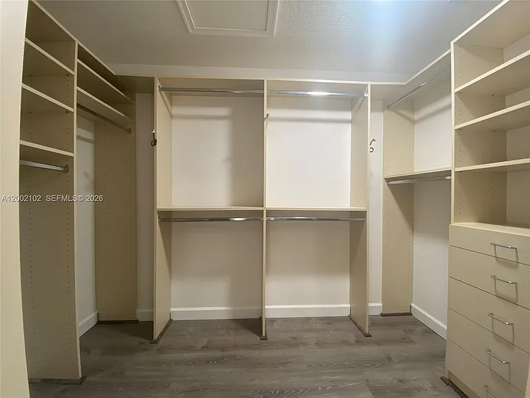 2486 Bay Isle Dr — Photo 22