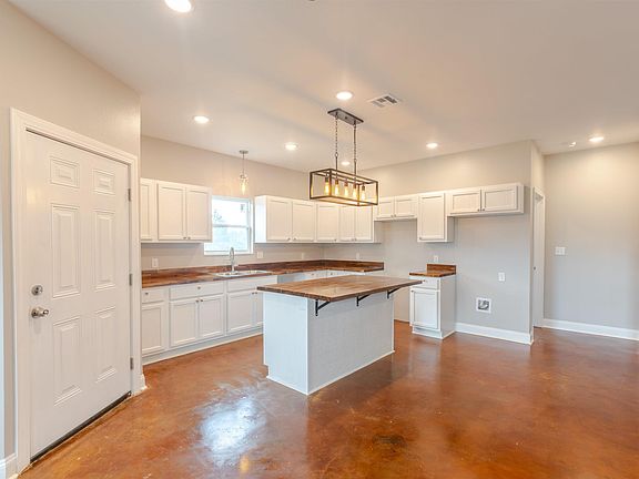 4th image of 309 New Mineral Springs Rd