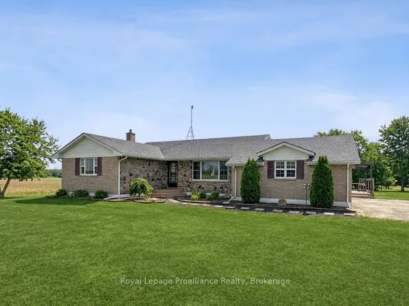 305 Valley Rd, Prince Edward County, ON K0K 1A0