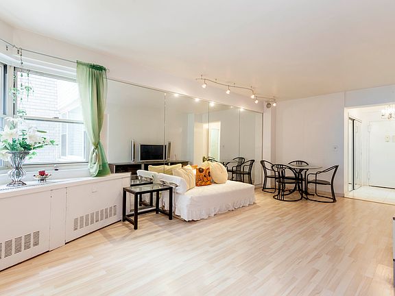 2nd image of 100 W 57th St APT 15-O