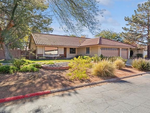 3rd image of 1567 Figueroa Dr