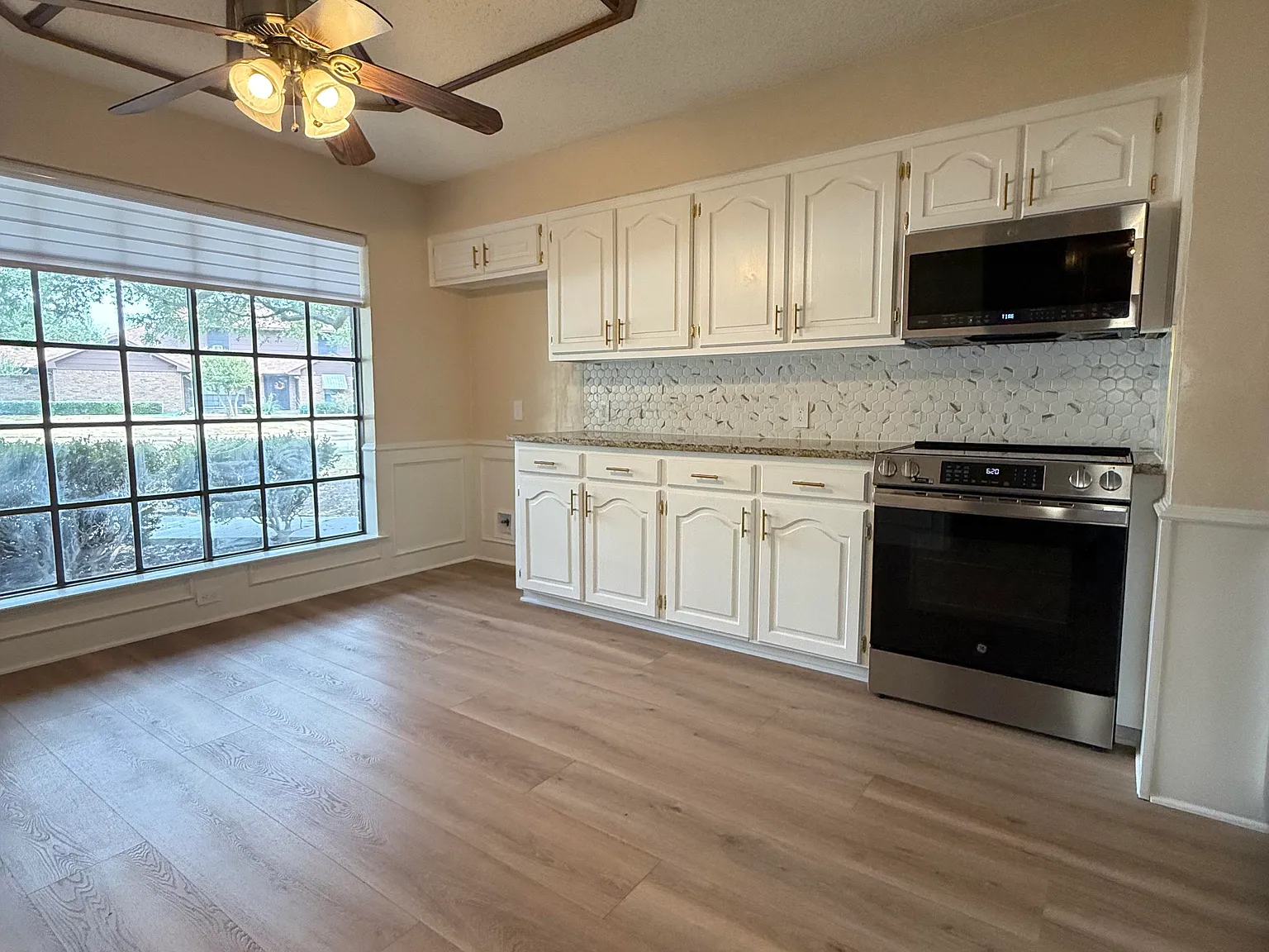3337 Lanarc Dr — Photo 2