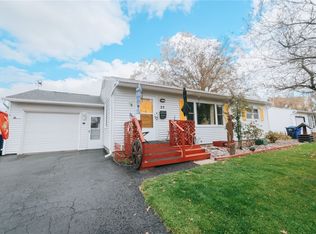 25 Catalina Dr, Rochester, NY 14622