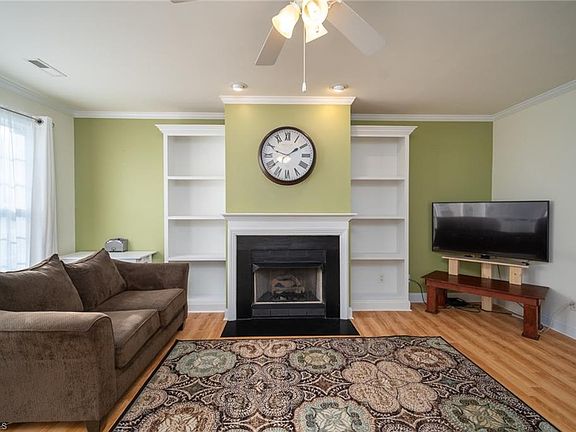5th image of 4449 Baylor St