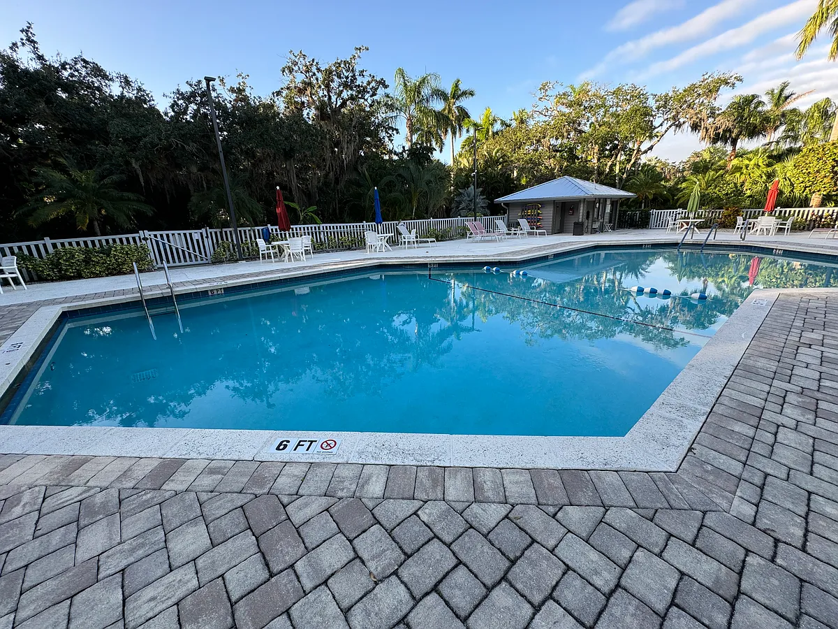 Community pool - 254 Hawthorne Ln