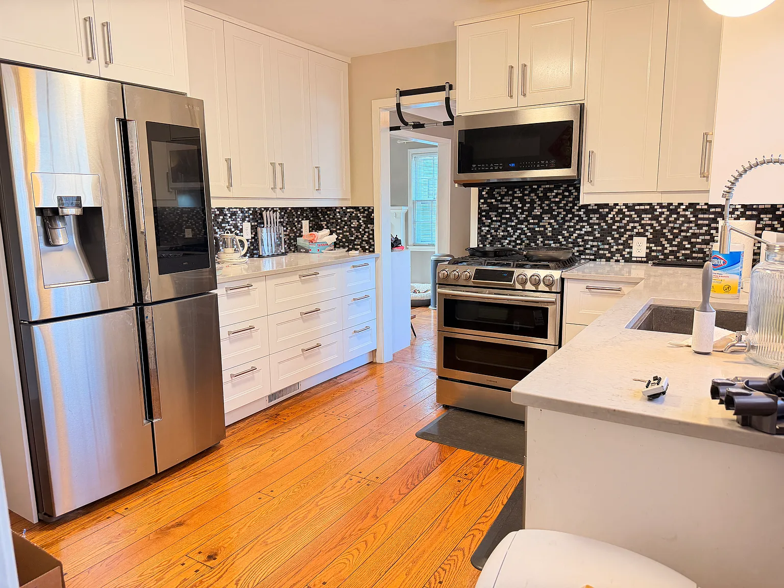 4 bed, 2633 sqft, $3,200 — Photo 4