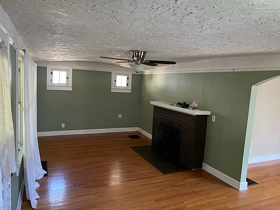 2nd image of 6169 Primrose Ave