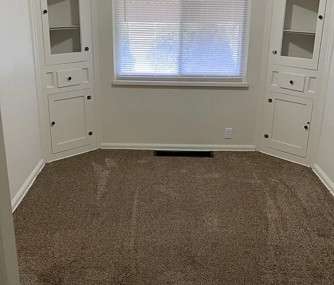 1076 Sherwood Dr — Photo 10