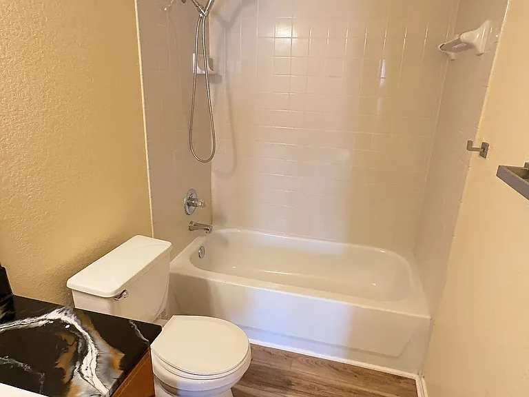 3207 Hereford Ln #B — Photo 11