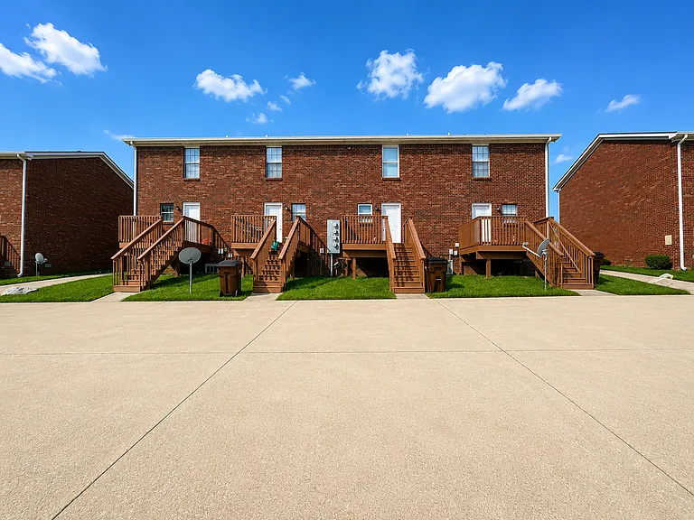 424 Garden City Dr — Photo 14