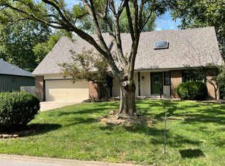 1905 E Vincent Dr, Springfield, MO 65804