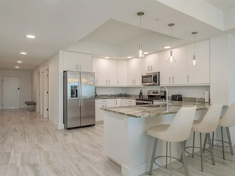 415 Island Way #402 — Photo 9