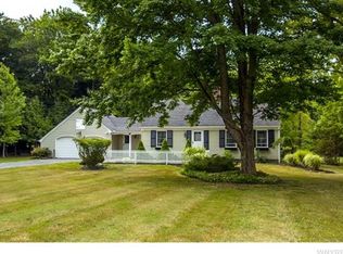 1113 Blakeley Rd, East Aurora, NY 14052