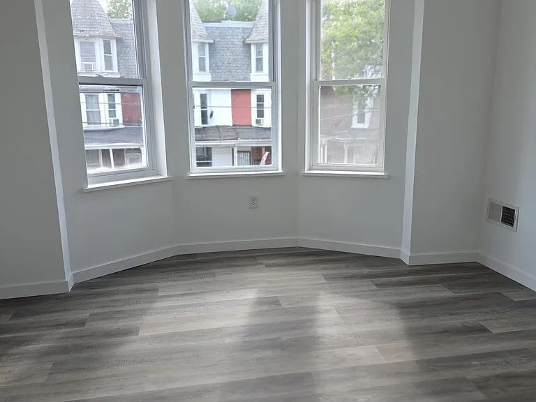 17 N 18th St #2 — Photo 8