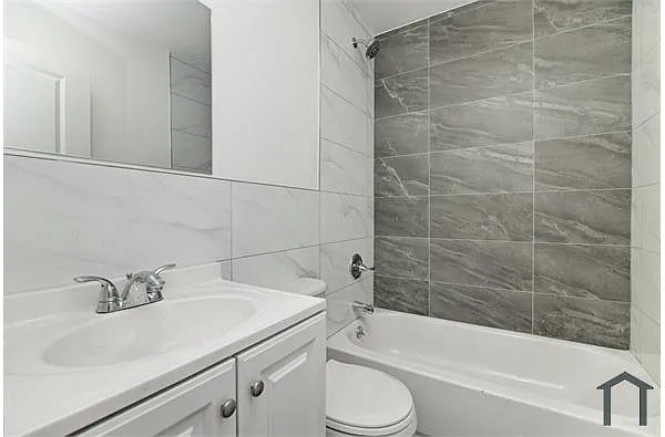 Building Photo - 52 Yonkers Ave #3