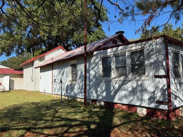 274 Lakeview Rd, Toronto, KS 66777