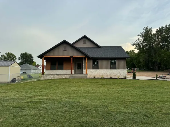 302 W Linn Street, Marionville, MO 65705