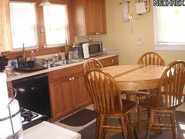 5th image of 546 Wilkinson Ave
