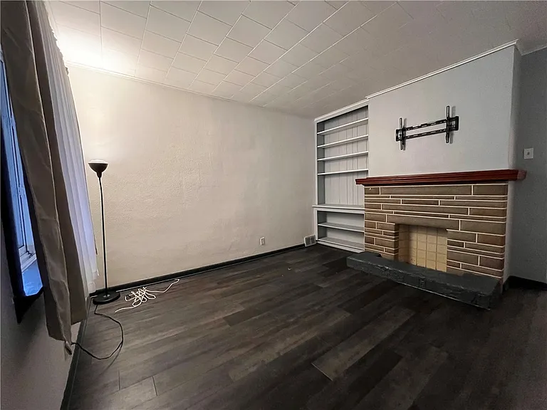 5124 Carnegie St — Photo 3