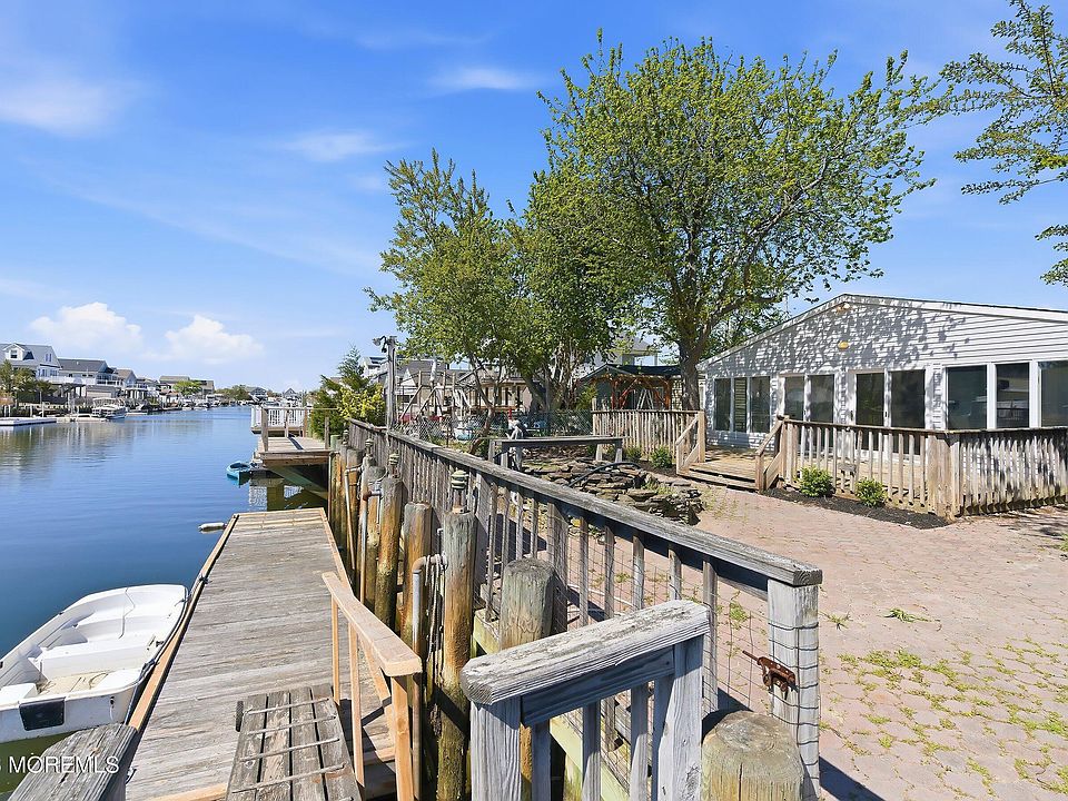 1st image of 48 Lake Michigan Drive
