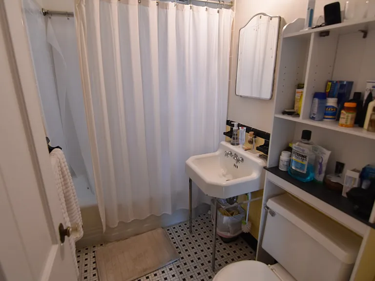 94 Marion St #5 — Photo 9