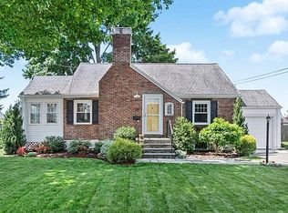 16 Douglas Rd, Waltham, MA 02453