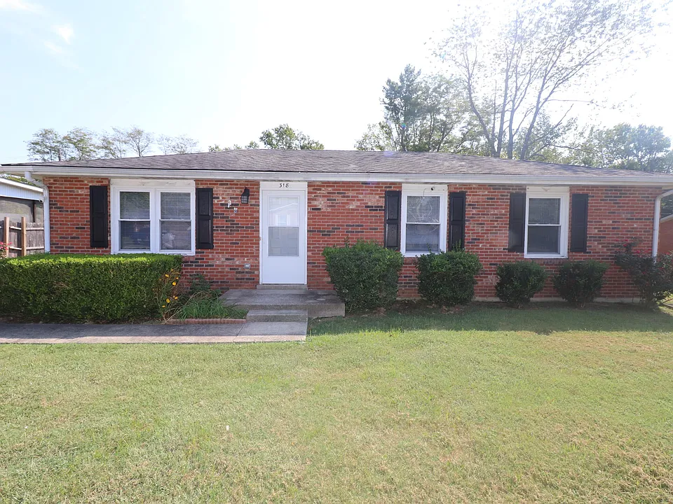 318 Laurel Ln