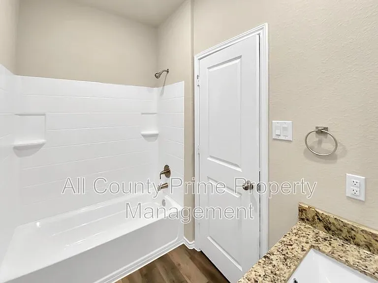 11593 Persimmon St — Photo 13