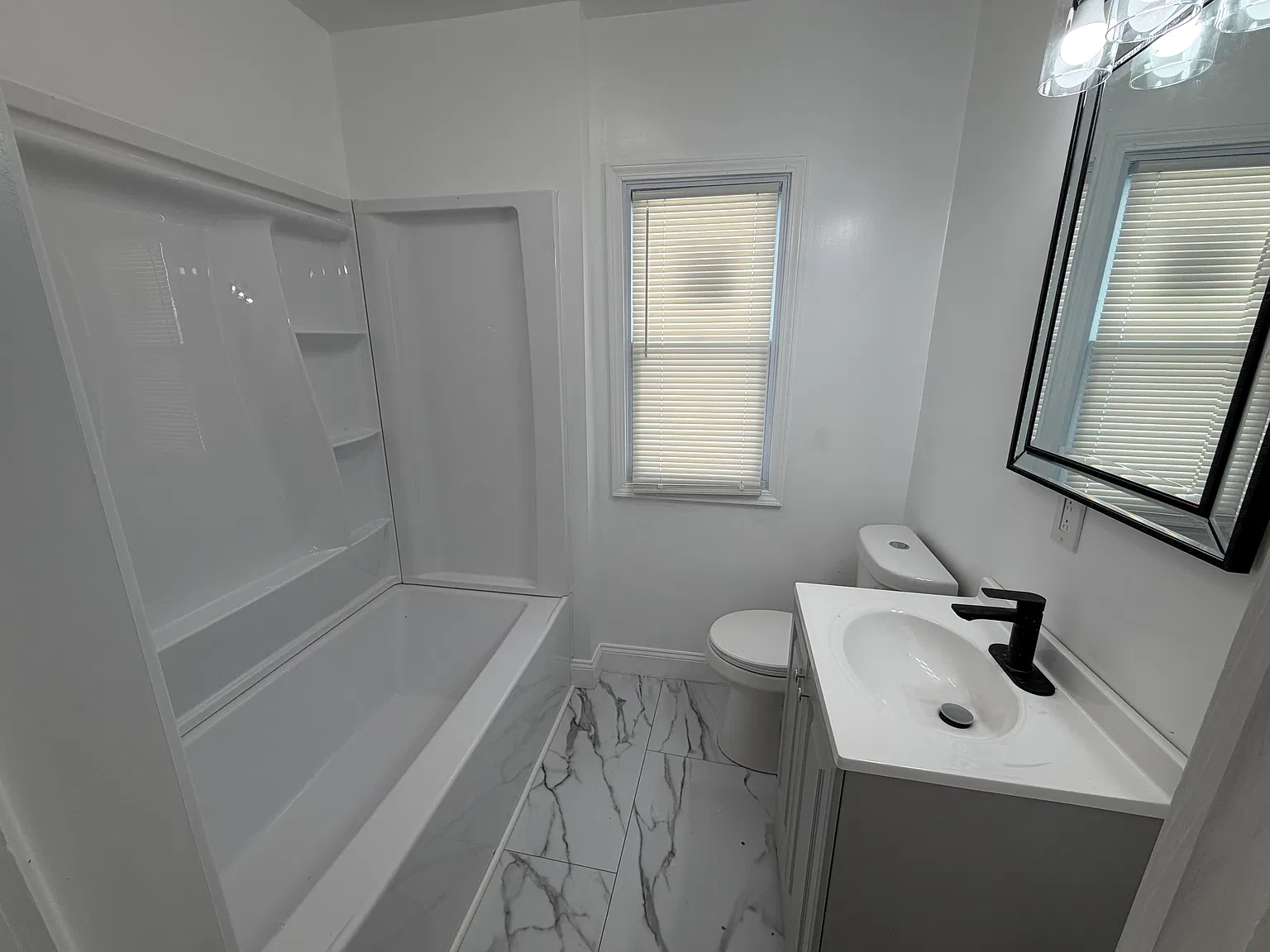 3 bed, 1555 sqft, $2,100 — Photo 2
