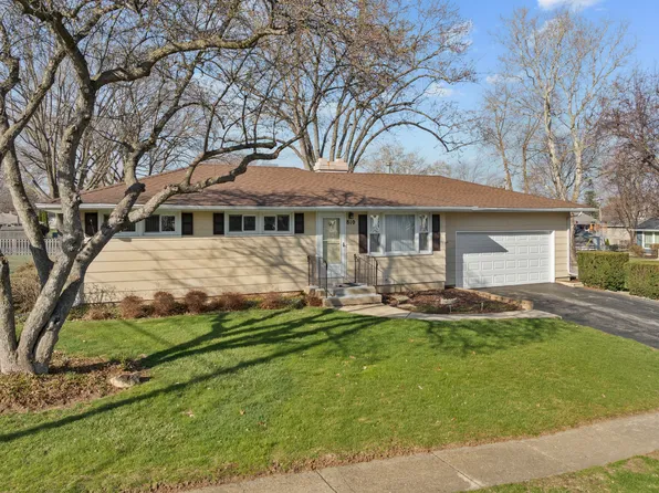 810 Revere Rd, South Elgin, IL 60177