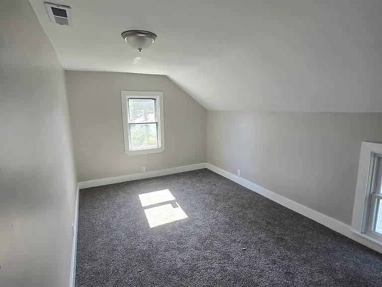 2118 Ohio St — Photo 13