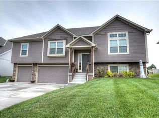 7714 N Kensington Ave, Kansas City, MO 64119