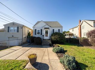 7 Blanche St, Secaucus, NJ 07094
