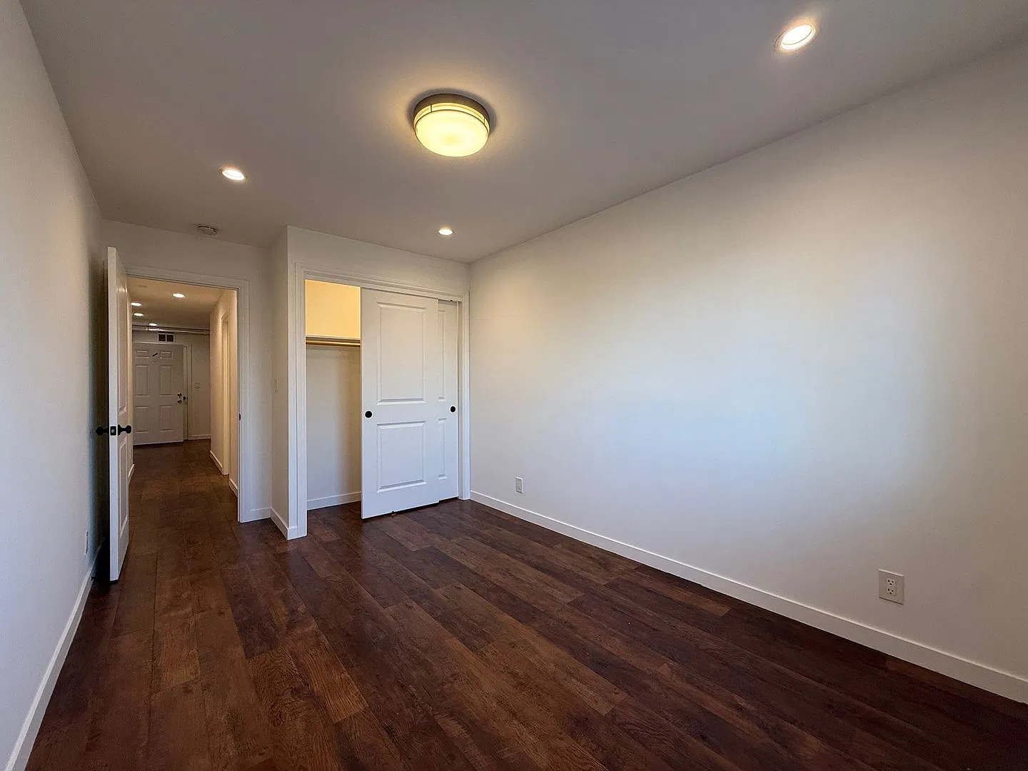 1052 Jamestown Ave Studio 1 - Image 2