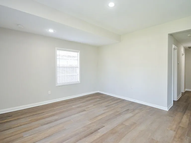 5238 Keystone St — Photo 5