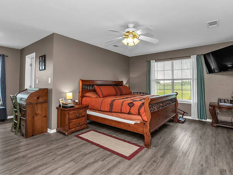 1808 County Road 2712 — Photo 19