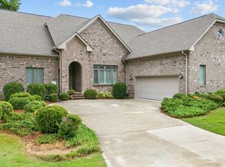 2 Buckingham Pl, Pinehurst, NC 28374