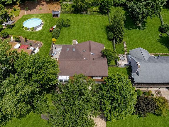 3rd image of 5044 Sequoia Ct