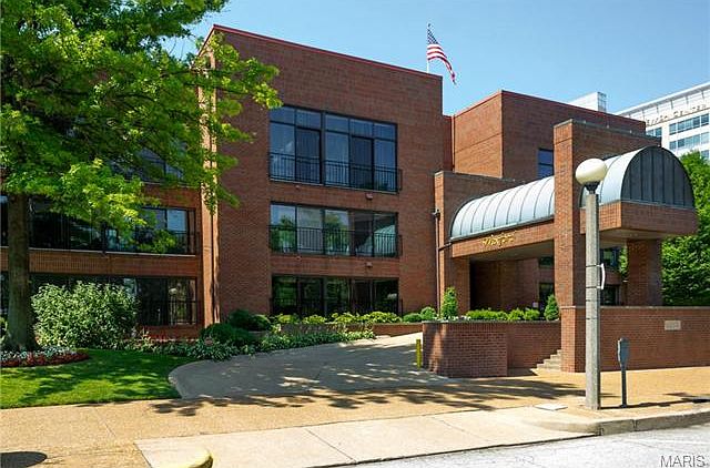 1st image of 4550-4562 Laclede Ave #103