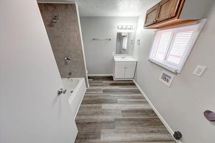 2702 S Lyons Ave — Photo 8