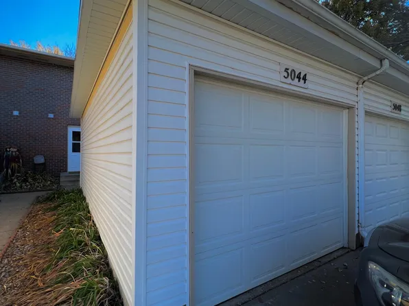 5044 Southwood Cir, Lincoln, NE 68512