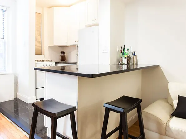 225 E 47th St APT 2J, New York, NY 10017