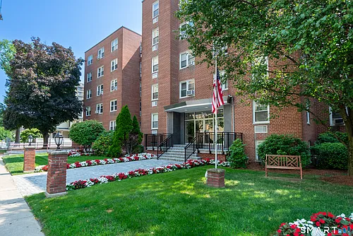 39 Glenbrook Rd #2T Photo 1
