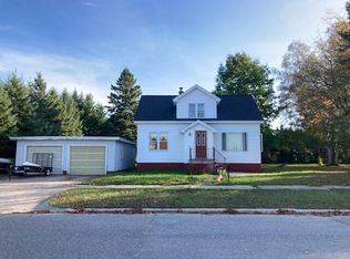 418 E McMillan Ave, Newberry, MI 49868