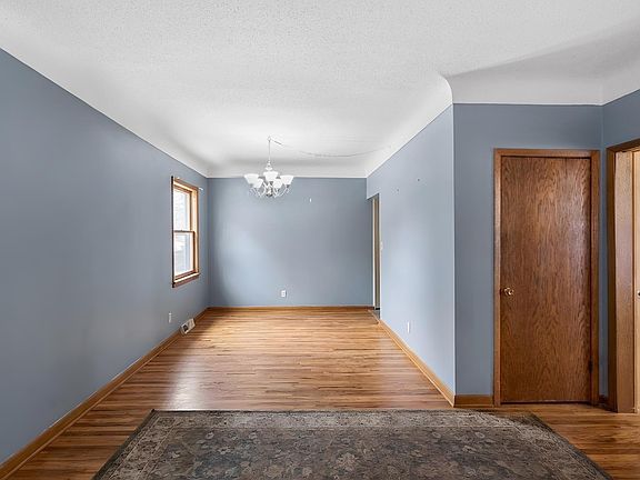 3rd image of 1050 Matilda St