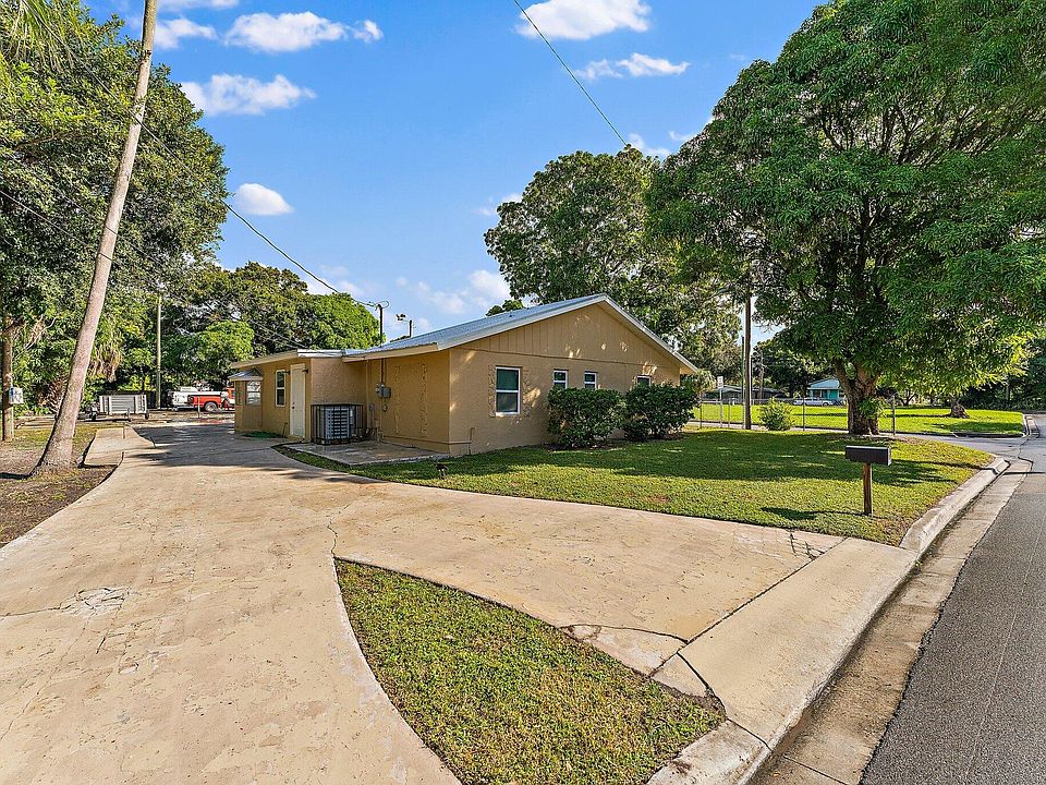 1st image of 1002 Avenue Avenue E
