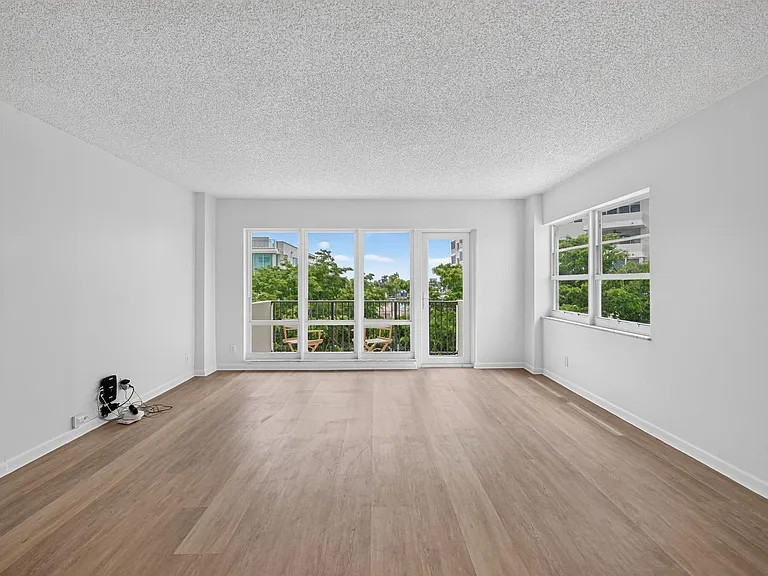 340 Sunset Dr #501 — Photo 5